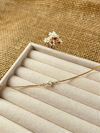 PULSEIRA CORAÇÃO DE PÉROLA BANHADA A OURO