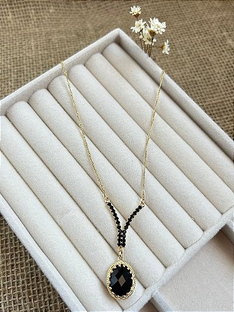 COLAR COM DETALHES EM V BANHADO A OURO