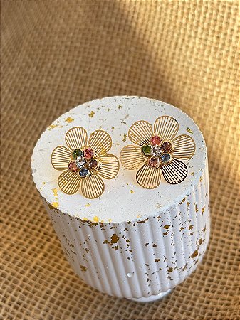 BRINCO FLOR COLORIDA BANHADO A OURO