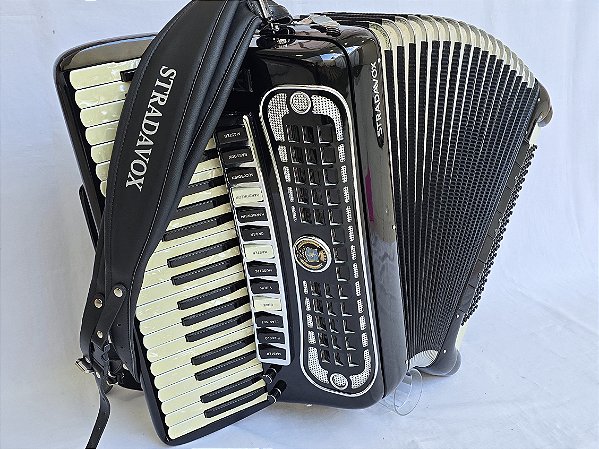 Acordeon 120 baixos Stradavóx Dupla R. "Já Eletrificada"