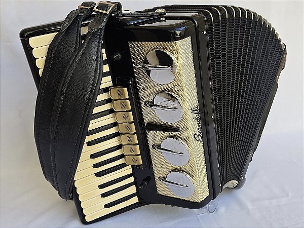 Acordeon 80 Baixos Scandalli "Já Eletrificada"