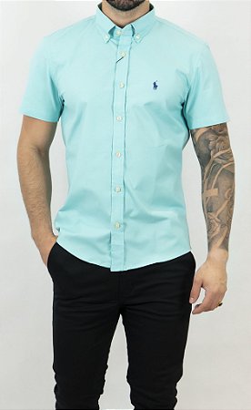 camisa azul esverdeado