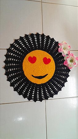 Tapete de Crochê Emoji Preto: Elegância e Modernidade em Cada Detalhe ⚫