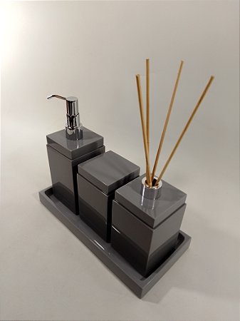 KIT COM 3 POTES E BANDEJA CINZA ESCURO, LINHA QUADRADA EM RESINA DE POLIESTER