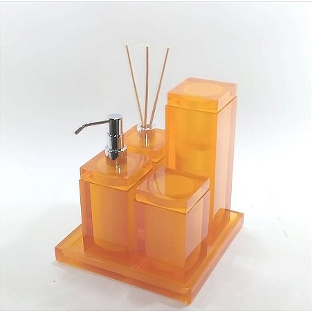 KIT COM 4 POTES E BANDEJA, COR LARANJA TRANSLUCIDO LINHA QUADRADA EM RESINA DE POLIESTER