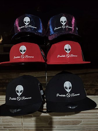 Boné Aba reta 6 linhas Preto ou Vermelho