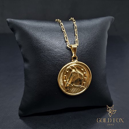 CONJUNTO CORRENTE CADEADO 3 MM FECHO ARGOLINHA (60 CM) + PINGENTE FERRADURA (M) - BANHADO A OURO 18K