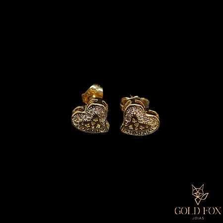 BRINCO CORAÇÃO CRAVEJADO CAIXA ALTA - BANHADO A OURO 18K