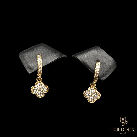 BRINCO ARGOLA PINGENTE TREVO - BANHADO A OURO 18K