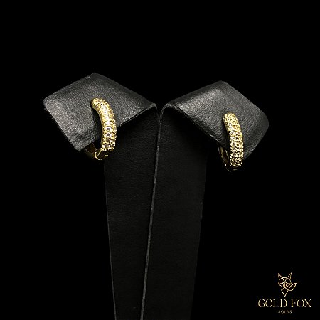 BRINCO ARGOLA CRAVEJADA EM ZIRCÔNIA 22 PEDRAS P - BANHADO A OURO 18K