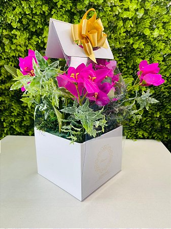KIT PRESENTE CAIXA SACOLA C/ ALÇA  BRANCA G E FLOR BUGANVILIA CROMUS