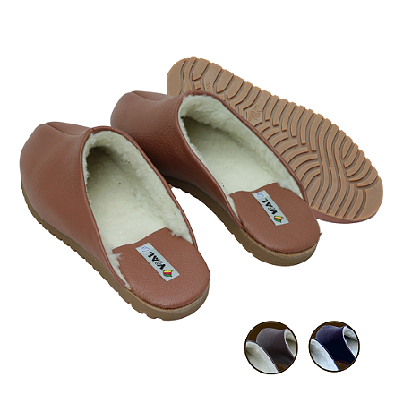 Chinelo Unissex de Couro Liso Forrado de Lã e Antiderrapante