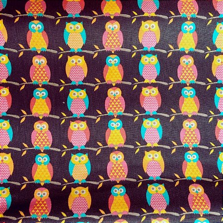 Tecido Tricoline Estampa Corujas Coloridas e Fundo em Preto