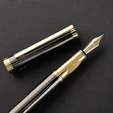 Caneta Tinteiro de Metal Elegante 798 +conversor - Cor Preta com Dourado