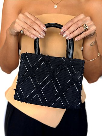 Bolsa Quadrada Denim Franjada - Cor Preto, Couro Sintético - Modelo Luna