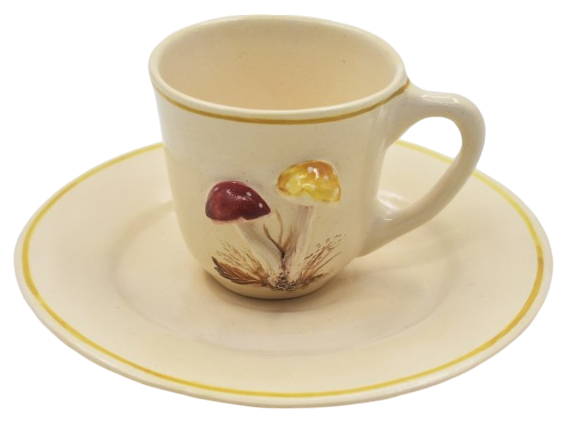 Xícara de café com aplicação de Cogumelos