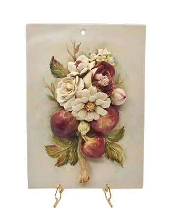 PLACA COM RELEVO DE MAÇÃS E FLORES