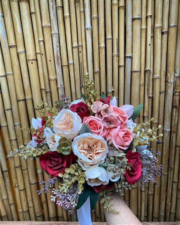 Buquê de Noiva Artificial – Elegância em Tons Sofisticados