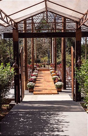 Caminho dos Sonhos: Flores Naturais para Cerimônia