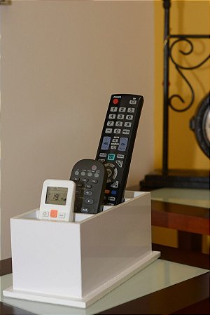Porta Controle Remoto com 4 divisões