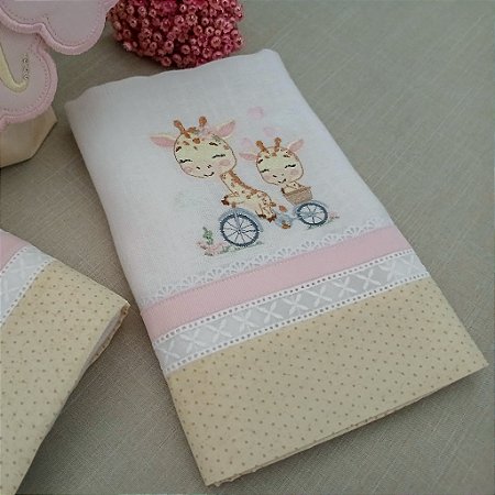 Fralda De Boca Dupla com Barrado e Bordado Personalizado