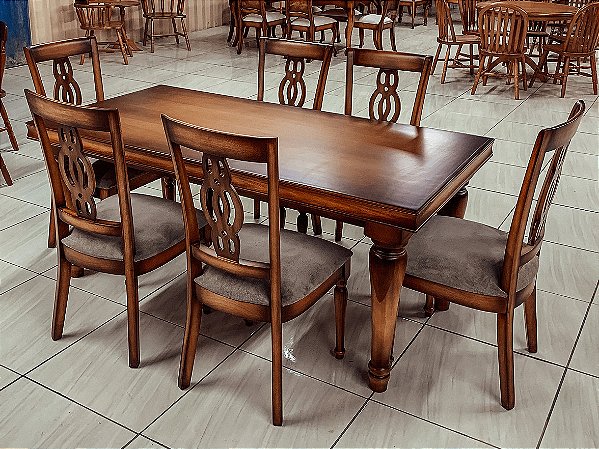 Conjunto de Mesa e Cadeiras com estofados