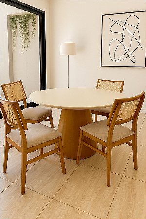 Conjunto Mesa de Jantar Redonda com 4 Cadeiras