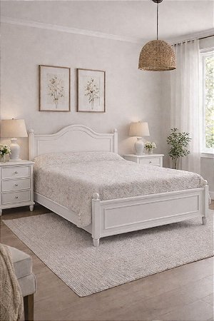 Conjunto Cama Imperial e duas mesas de cabeceira em laca branca