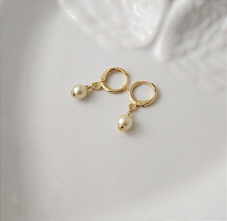 Brincos argola com pingentes pérola