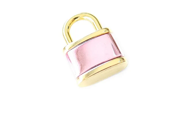 Pingente cadeado bicolor prateado e rosa