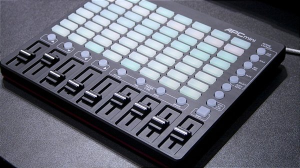 Controlador AKAI APC MINI com Ableton Live - Equipamentos