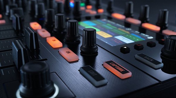 Controlador de 4 Canais Native Instruments Kontrol S8 para TRAKTOR