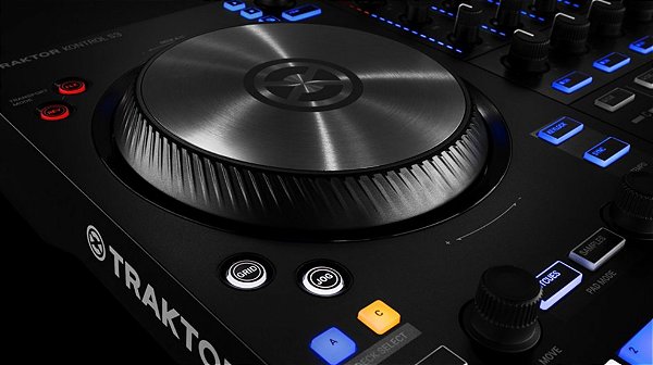 Controlador de 4 Canais Native Instruments Kontrol S3 com TRAKTOR