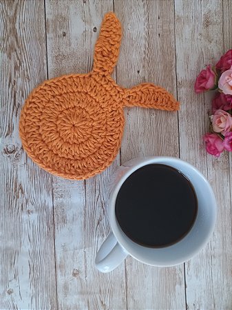 Descanso de copo / xícara de crochê coelho