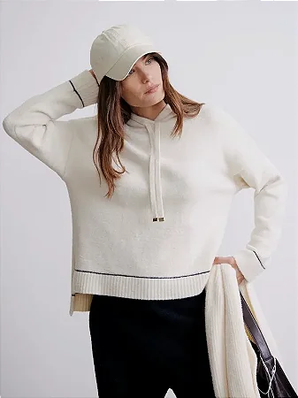 Blusa em Fio Nuvem com Capuz - NORI 16235