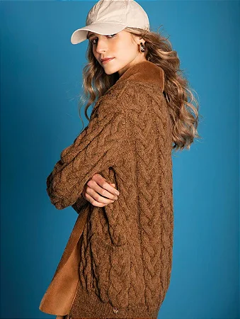 Casaco com Lapela em Pele Fake e Tecimento em Tranças - ABENÇÂO 11723