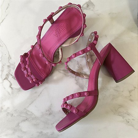 SANDÁLIA PINK SALTO ALTO BLOCO MINI SPIKES - CHERRY