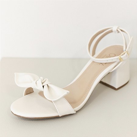 SANDÁLIA OFF WHITE SALTO MÉDIO BLOCO LAÇO - HELENA
