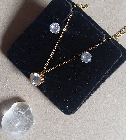 Promoção: Compre um Colar, Leve um Brinco de Presente! Aproveite Agora!