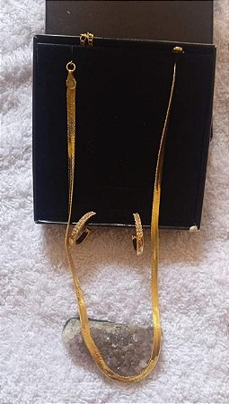 Conjunto Gargantilha Choker folheada a ouro e Brincos Folheados