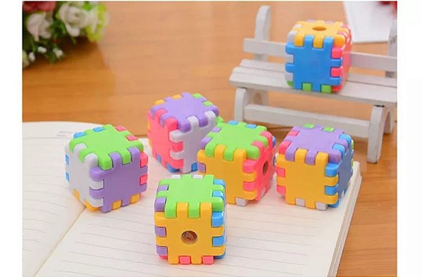 Apontador cubo mágico