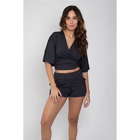 Short Preto em Fluity Bolsos Laterais