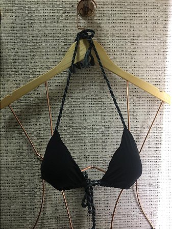 Top Cortininha Preto com Bojo Removível e Cordinhas Entrelaçadas UVTRIBE
