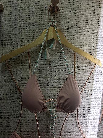 Top Cortininha Rose com Bojo Removível e Cordinhas Entrelaçadas UVTRIBE