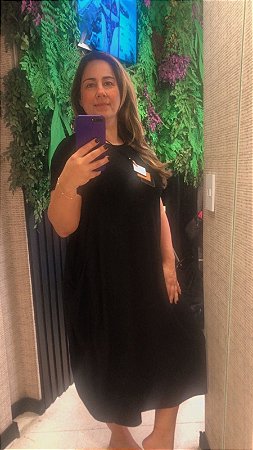 Vestido Midi em Moletinho Preto Manga Curta com bolsos externos