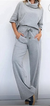 Conjunto de blusa com gola e calça em moletom - TAM GG