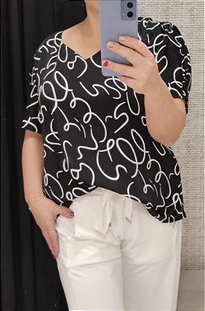 Blusa ampla manga curta estampa preto e branco avulsa Oversize