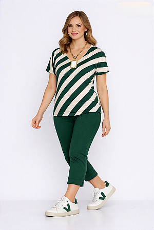 Conjunto em malha de blusa listras verde com calca modelo pescador Plus Size