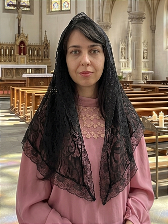 Véu Católico pra Missa Preto Santa Priscila Oval Triangular