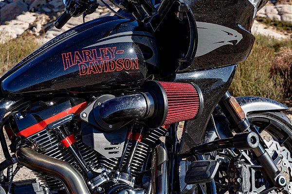 Filtro de Ar Vance & Hines Modelo VO2 Falcon c/ Acabamento em Carbono Forjado - Motor Milwaukee Eight M8 Touring 2024 -